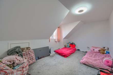 Avalon, Rue Des Francais, Castel, Image 17