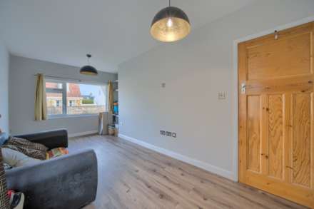 Avalon, Rue Des Francais, Castel, Image 7