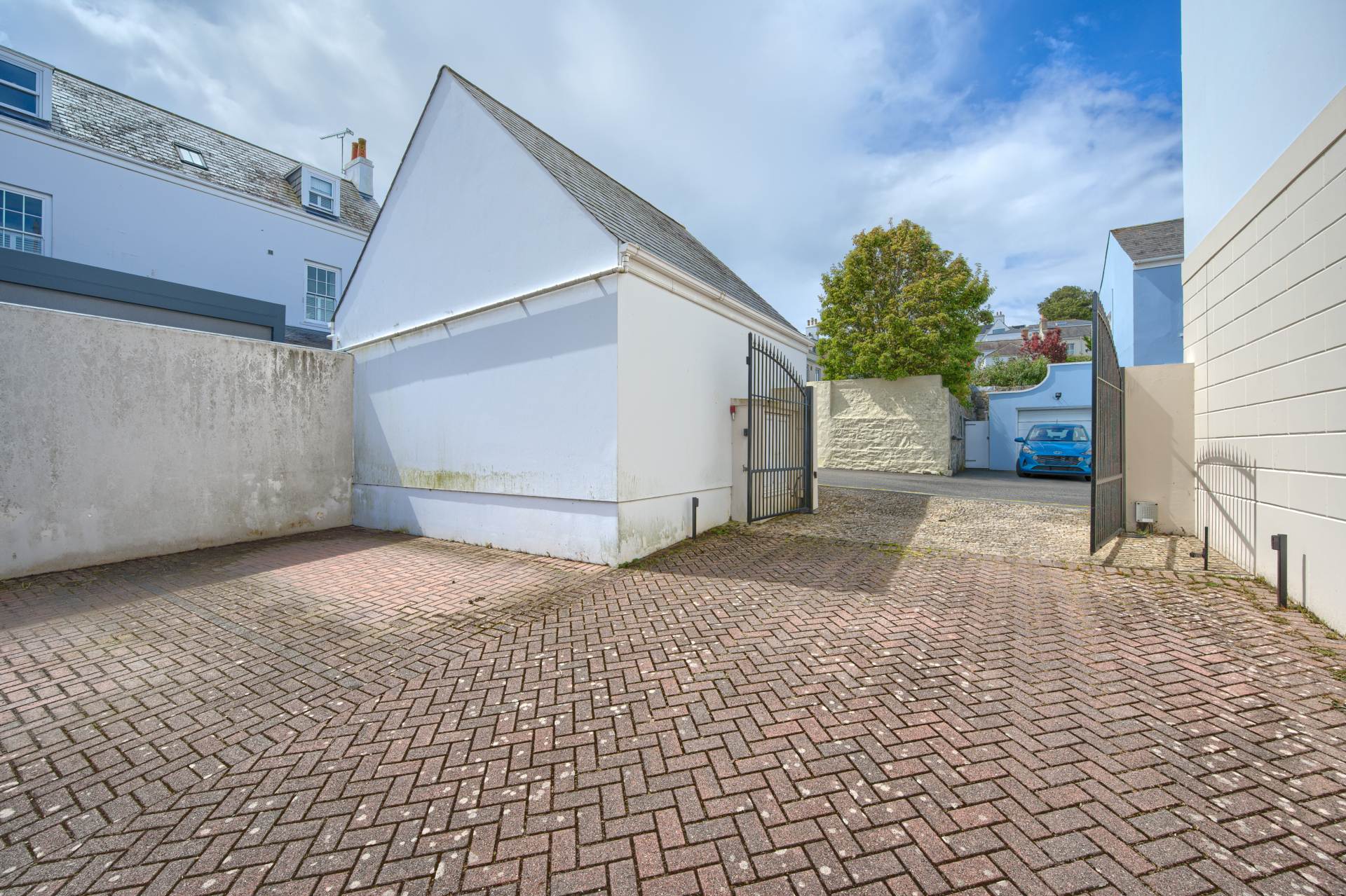 Oakley, New Paris Road, St Peter Port, Image 20