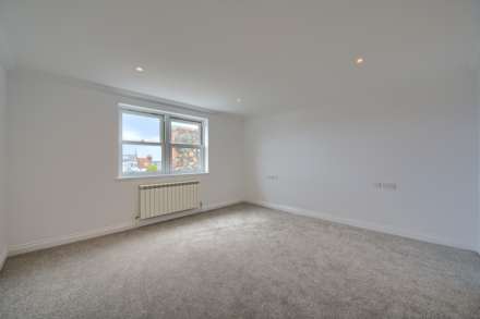 Oakley, New Paris Road, St Peter Port, Image 11