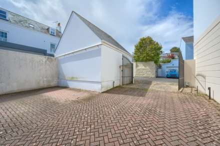 Oakley, New Paris Road, St Peter Port, Image 20