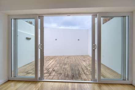 Oakley, New Paris Road, St Peter Port, Image 8