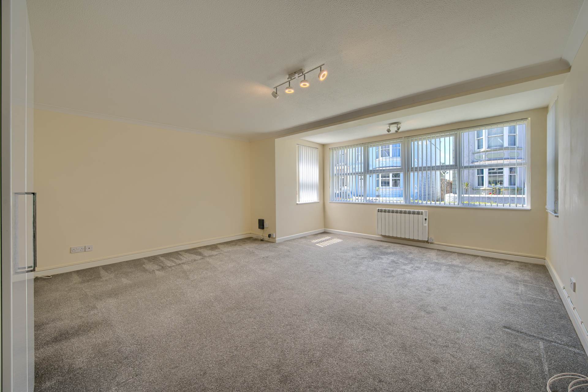 1 Mandeville Court, Lowlands Road, Vale, Image 3