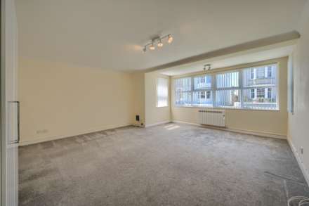1 Mandeville Court, Lowlands Road, Vale, Image 3