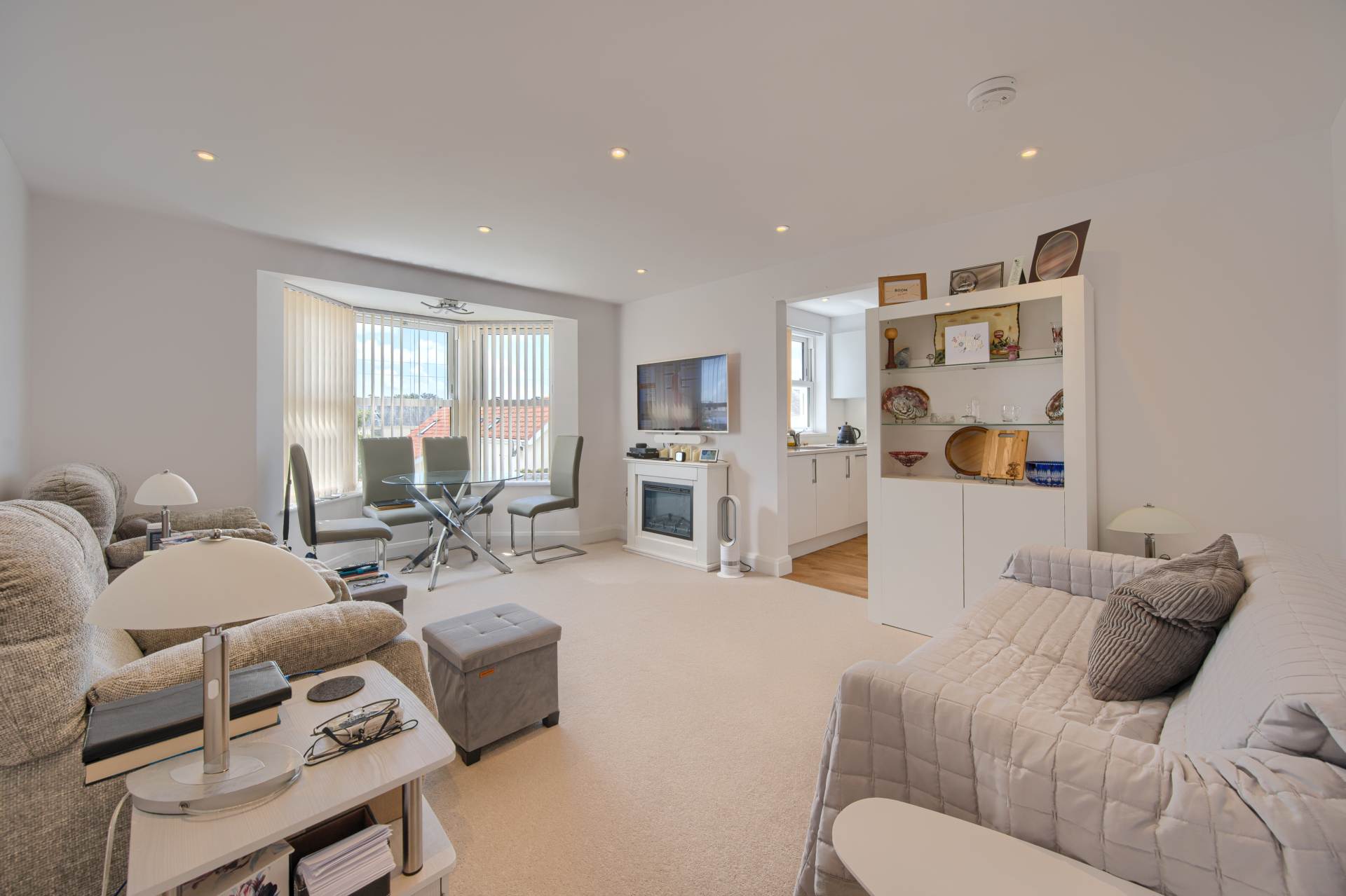 Apt 8, Braye Gardens, Rue Du Tertre, Vale, Image 2