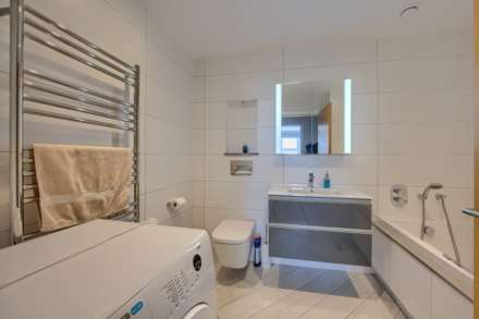 Apt 8, Braye Gardens, Rue Du Tertre, Vale, Image 10