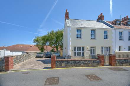 2 Bedroom Flat, Flat 2 Les Ormes, Roland Road, St Sampson