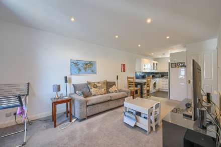 Flat 2 Les Ormes, Roland Road, St Sampson, Image 2