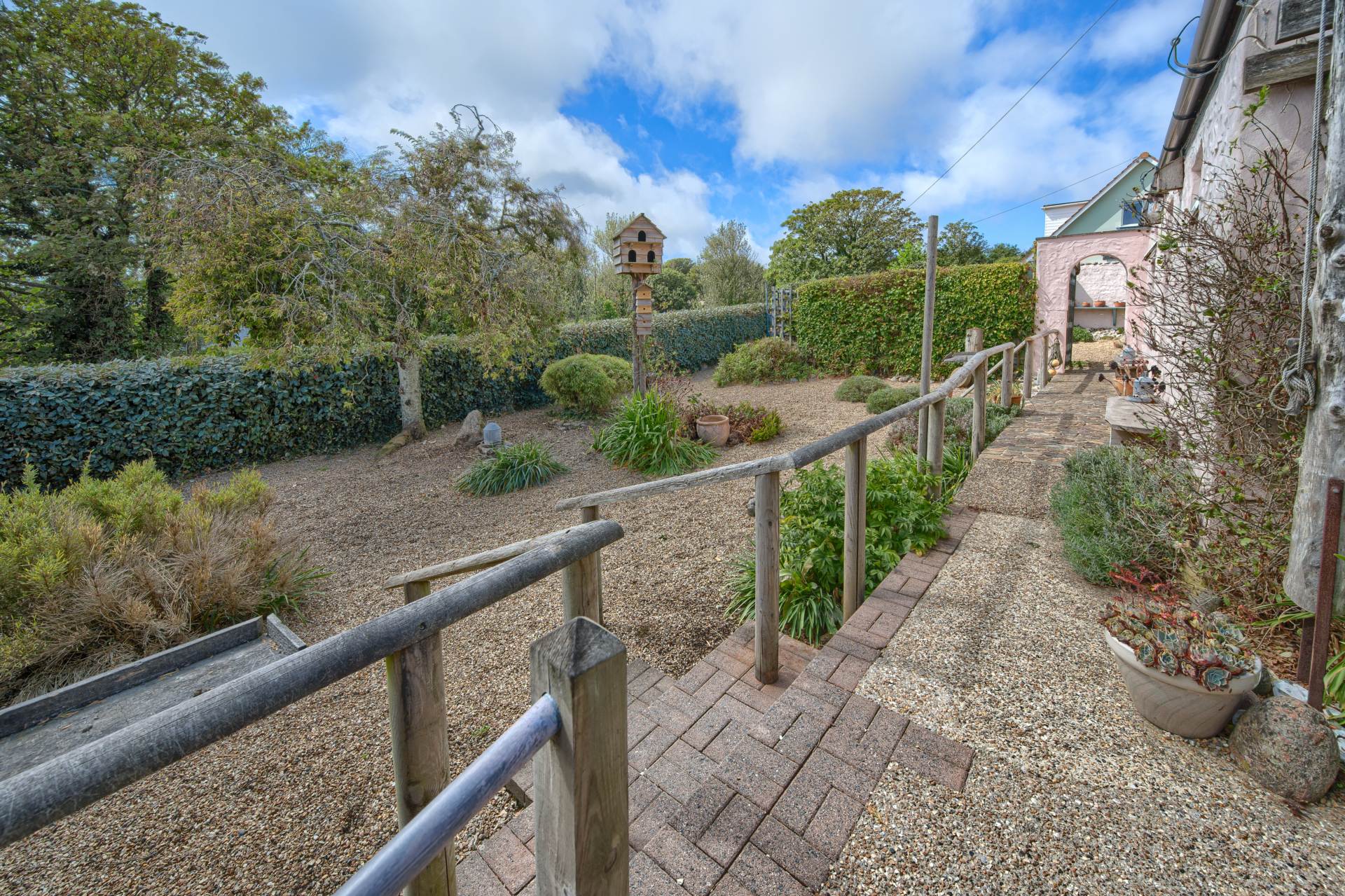 Honeysuckle Cottage, La Rue Des Villets, Forest, Image 19