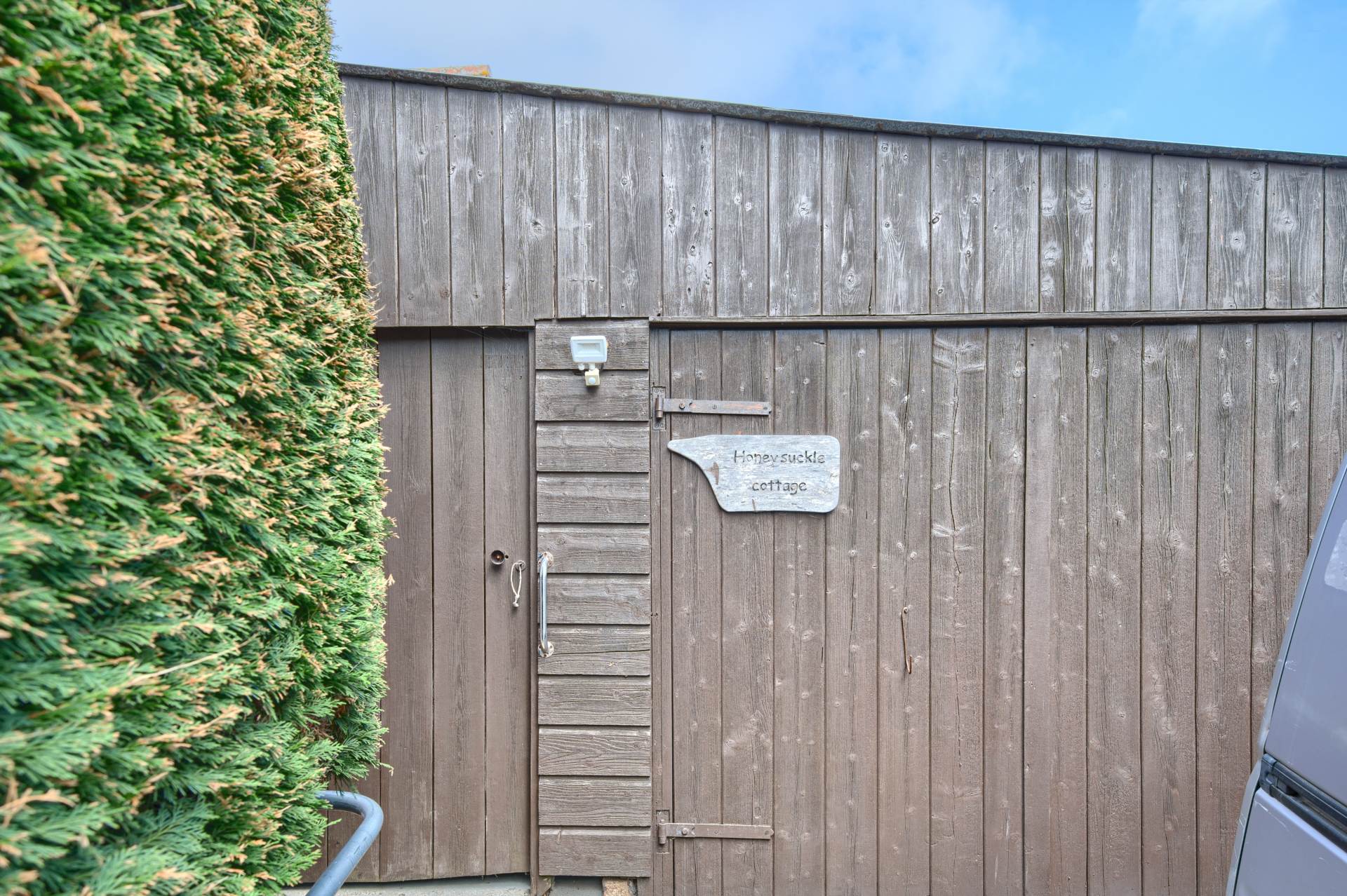 Honeysuckle Cottage, La Rue Des Villets, Forest, Image 22