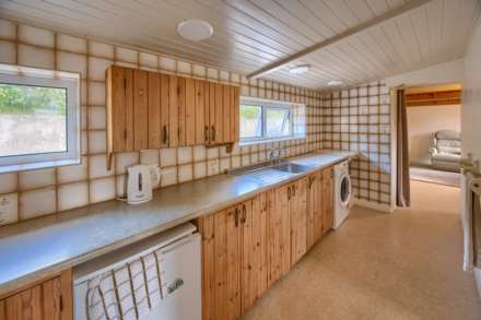 Honeysuckle Cottage, La Rue Des Villets, Forest, Image 5