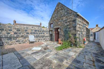 1 Grange Place, Le Hurel Road, Vale, Image 19