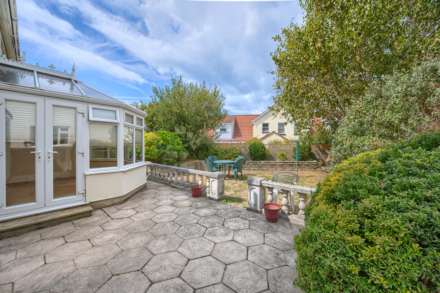 Karina, Rue Des Fleurs, Les Prins, Vale, Image 16