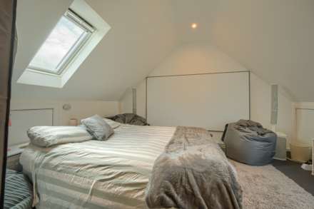 2 La Maisonette