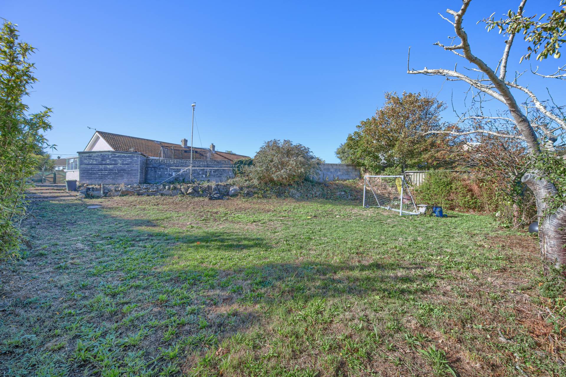 Avalon, 8 Clos Des Sablons, Sandy Lane, Image 22