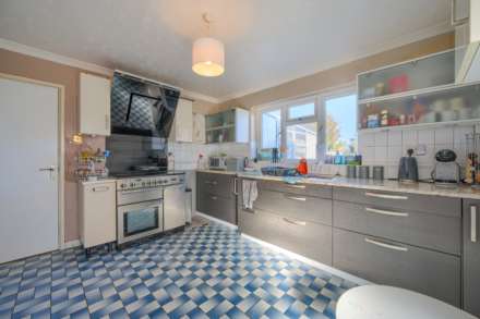 Avalon, 8 Clos Des Sablons, Sandy Lane, Image 12