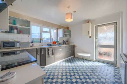 Avalon, 8 Clos Des Sablons, Sandy Lane, Image 13