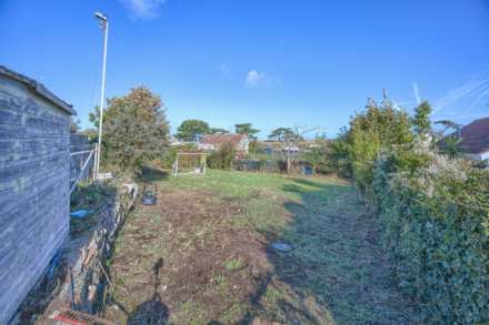 Avalon, 8 Clos Des Sablons, Sandy Lane, Image 21