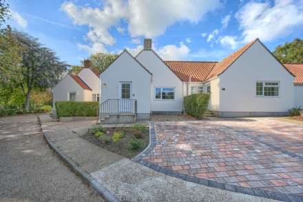 1 Bedroom Bungalow, Rue Piette, Castel