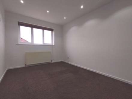 Lambourne Close, Great Sutton, Image 5