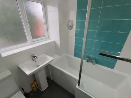 Lambourne Close, Great Sutton, Image 8