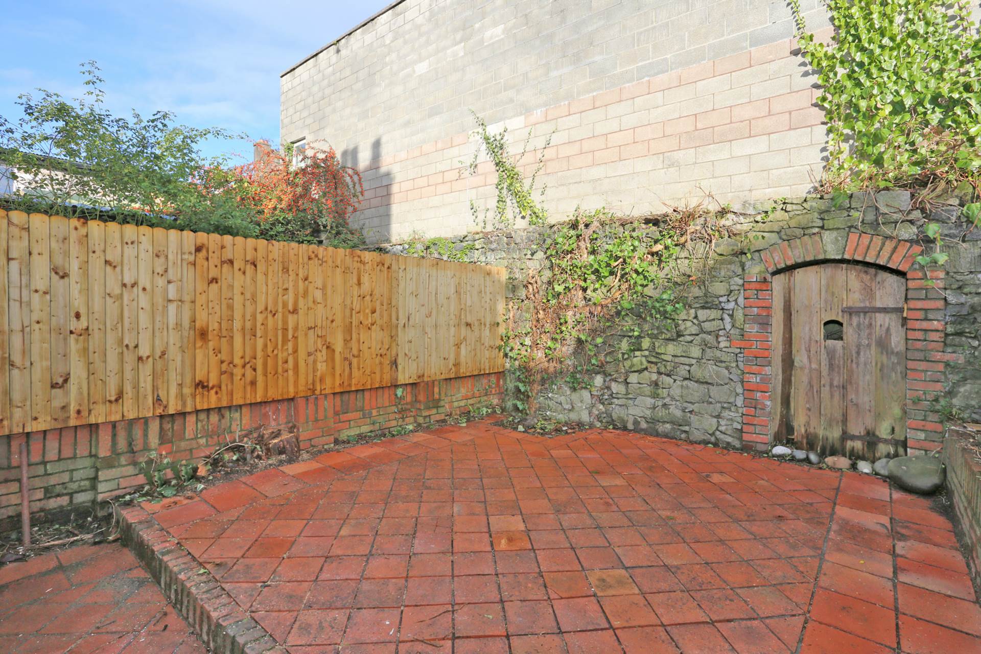 12 Crescent Avenue, O`Connell Avenue, Limerick 12 Crescent Avenue, O`Connell Avenue, Limerick