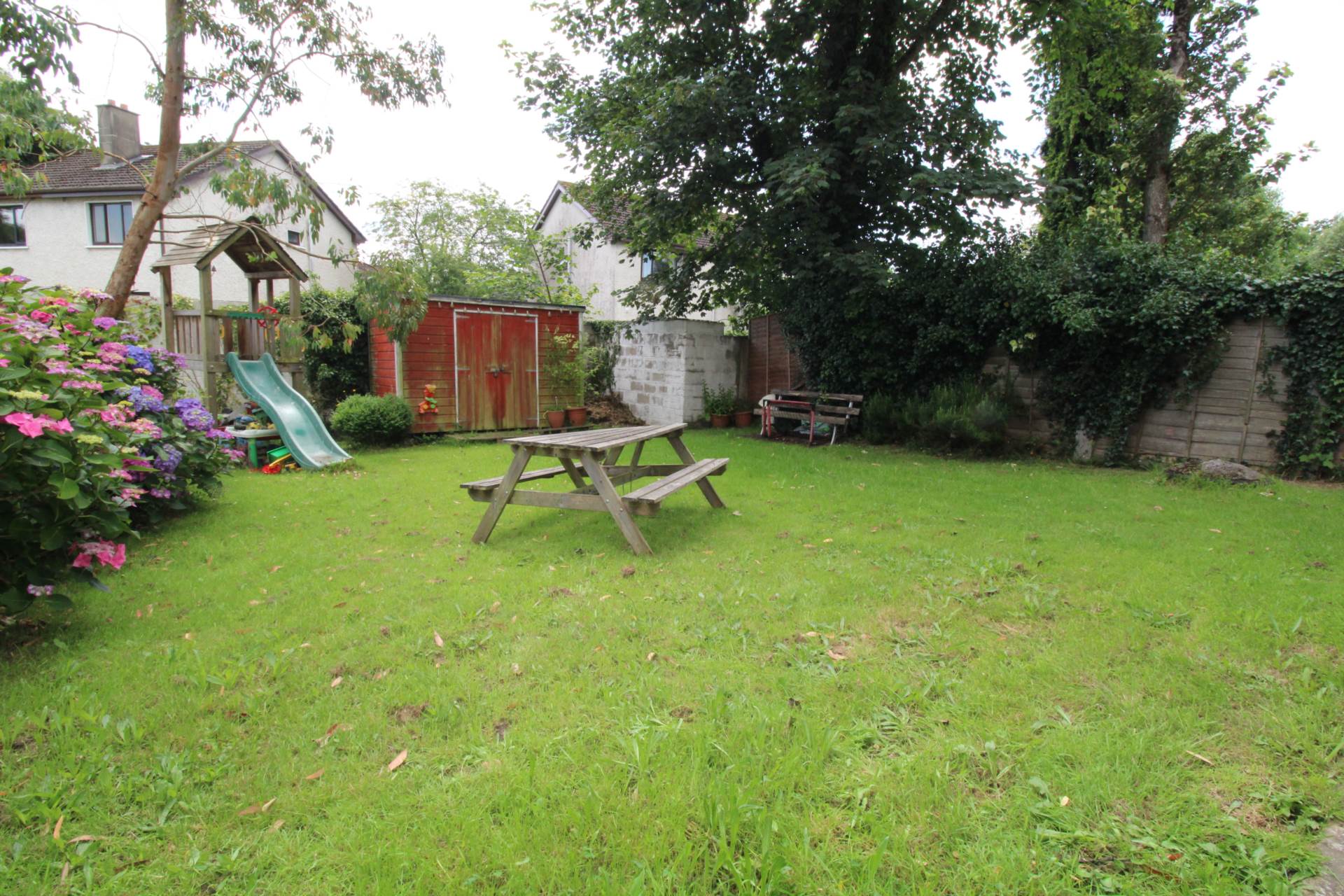 8 The Conifers, Briarfield, Castletroy, Limerick. V94 HX9A