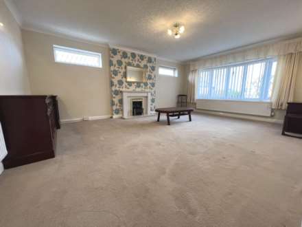 Lowfield Road, Blackpool, FY4 5BL, Image 2