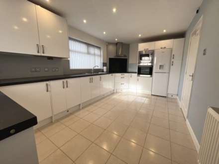 Lowfield Road, Blackpool, FY4 5BL, Image 3