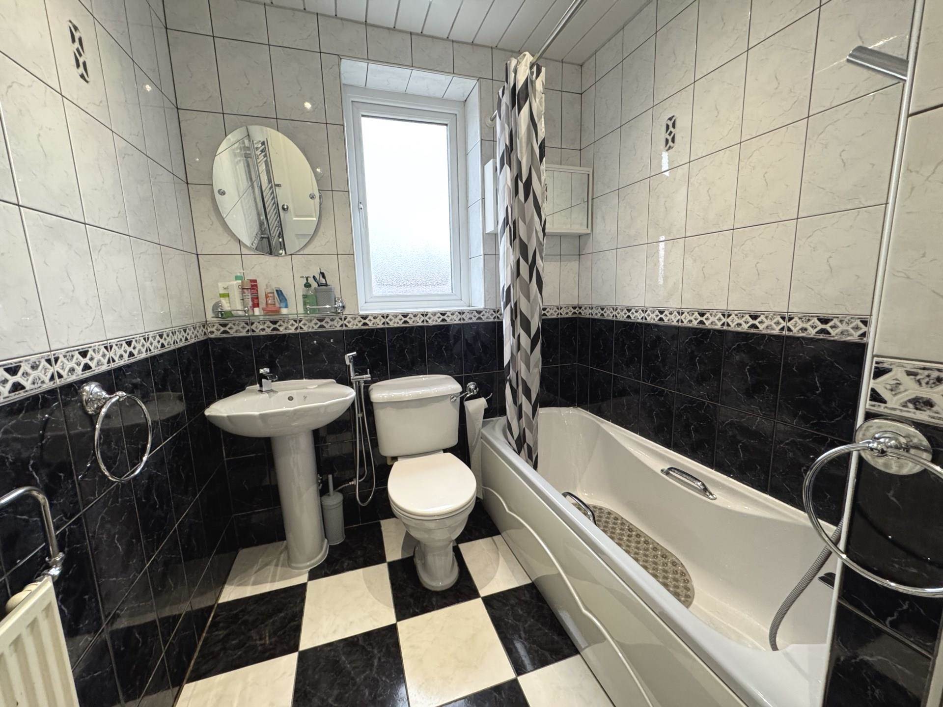 Stretton Ave, Blackpool, FY4 4AQ, Image 12