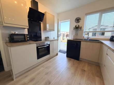 Clifton Avenue, Blackpool, FY4 4RF, Image 3