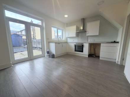 Endsleigh Gardens, Blackpool, FY4 3PA, Image 4