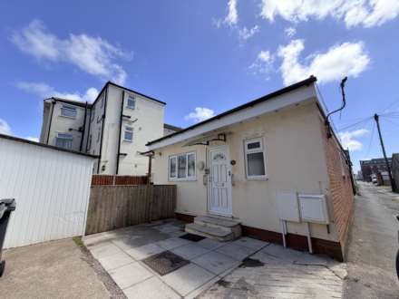 Property For Rent Clifton Drive, Blackpool
