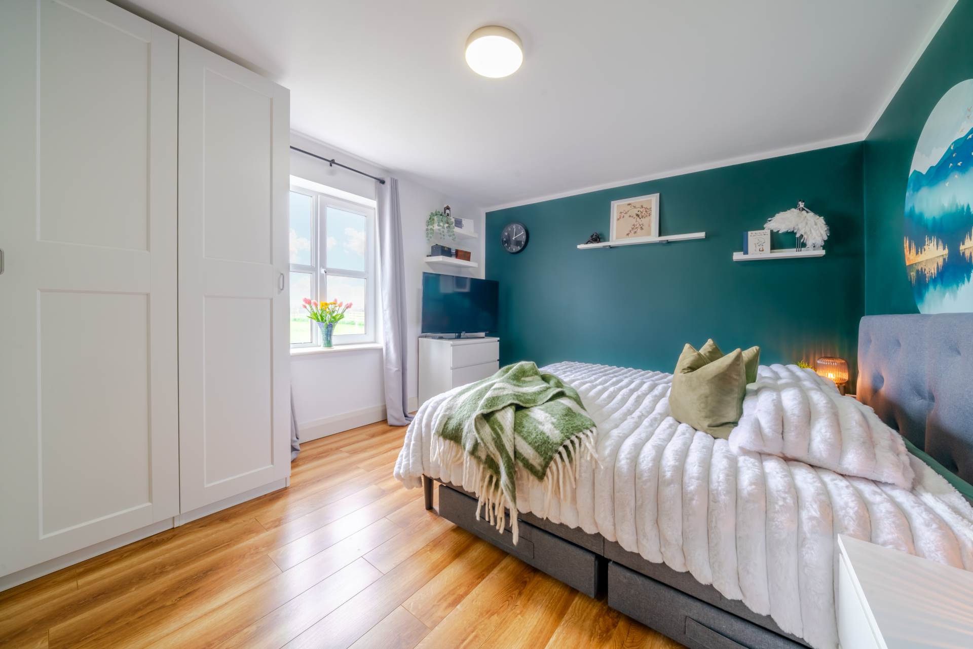 LISDUVOGUE, KNOCKMORE BALLINA MAYO. F26 X60H