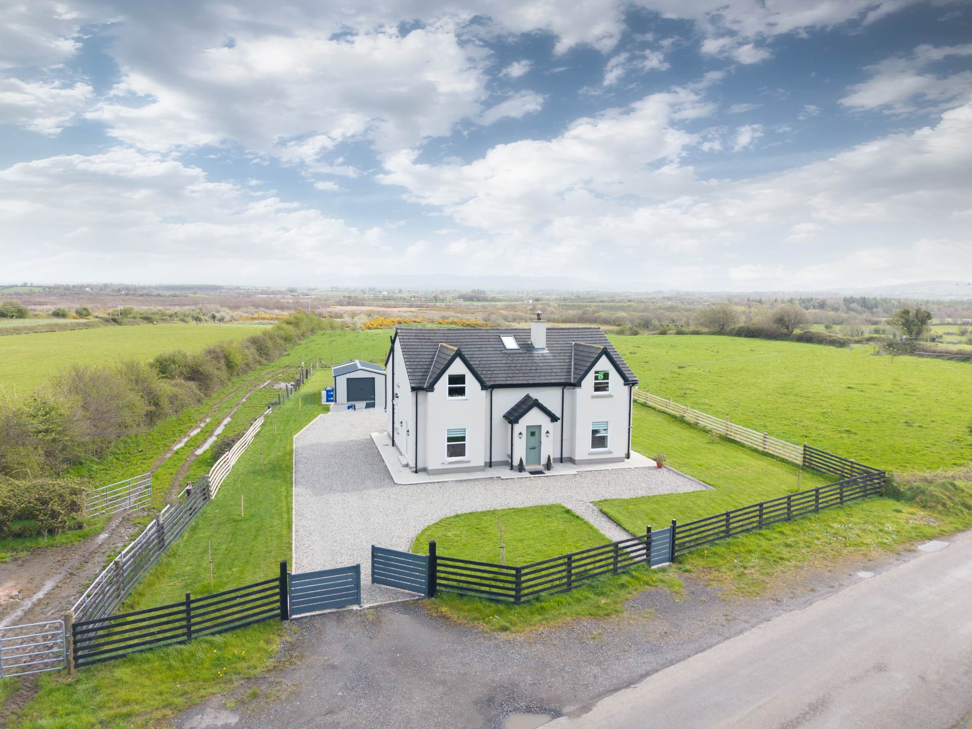 LISDUVOGUE, KNOCKMORE BALLINA MAYO. F26 X60H