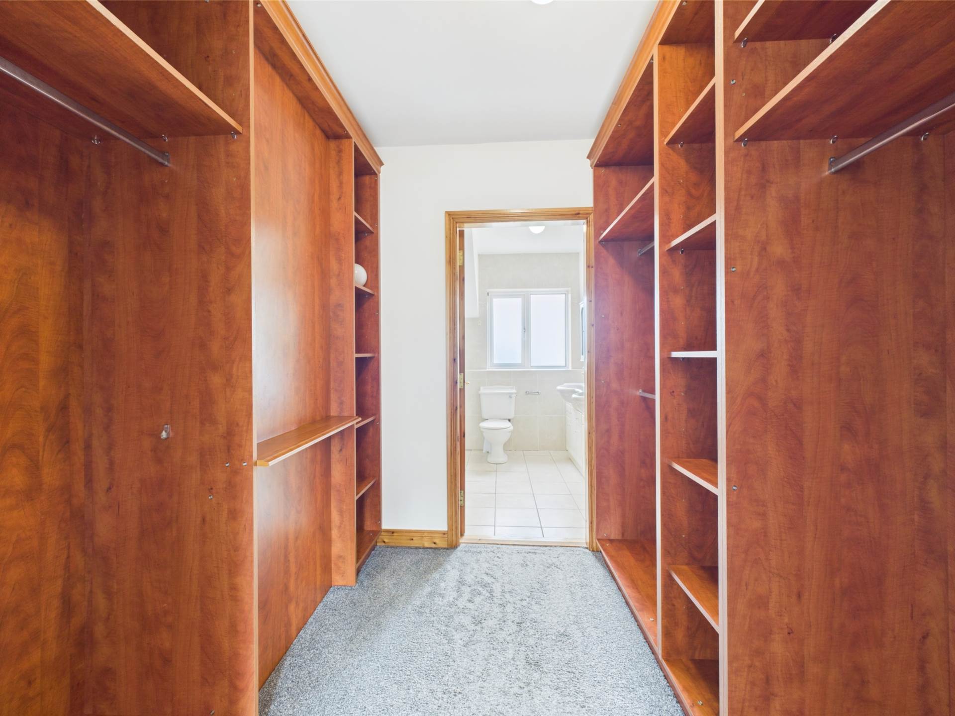 9 Woodstock Hill, Ennis, Co. Clare 9 Woodstock Hill, Ennis, Co. Clare