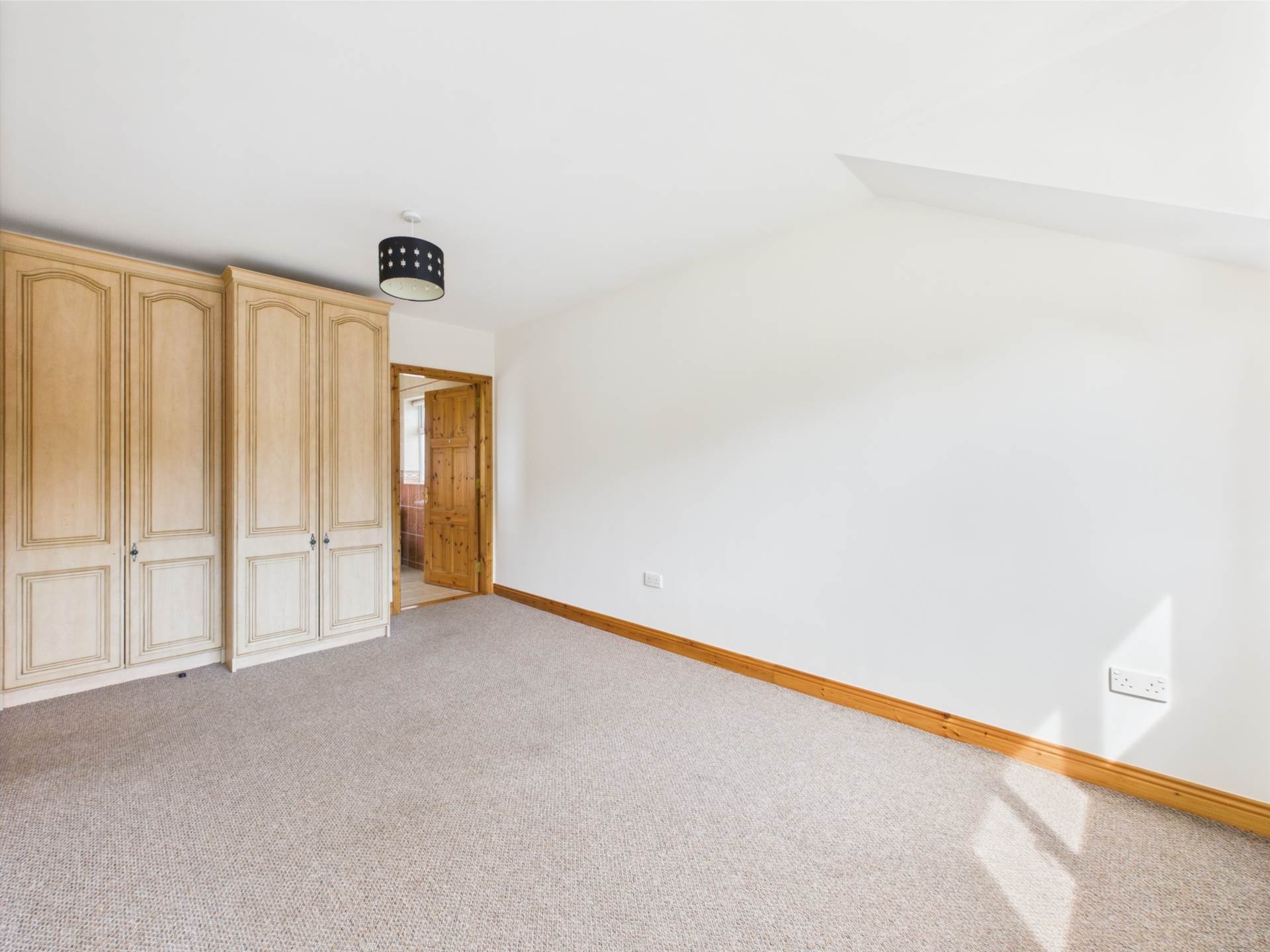 9 Woodstock Hill, Ennis, Co. Clare 9 Woodstock Hill, Ennis, Co. Clare