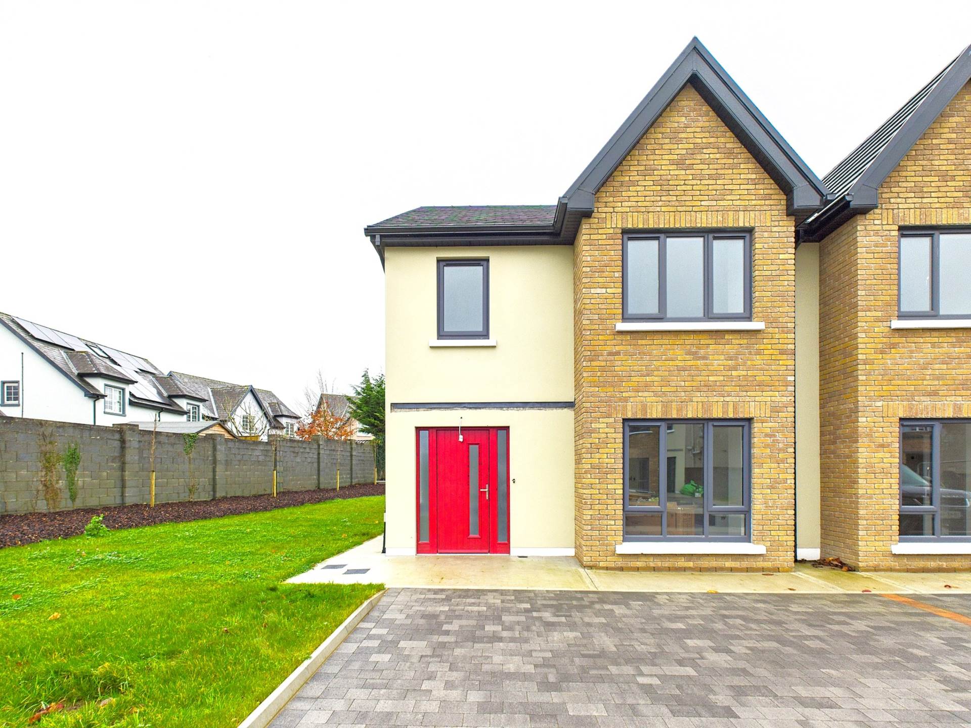 2 Shanacloon Gardens, Shanballa, Lahinch Road, Ennis, Co. Clare