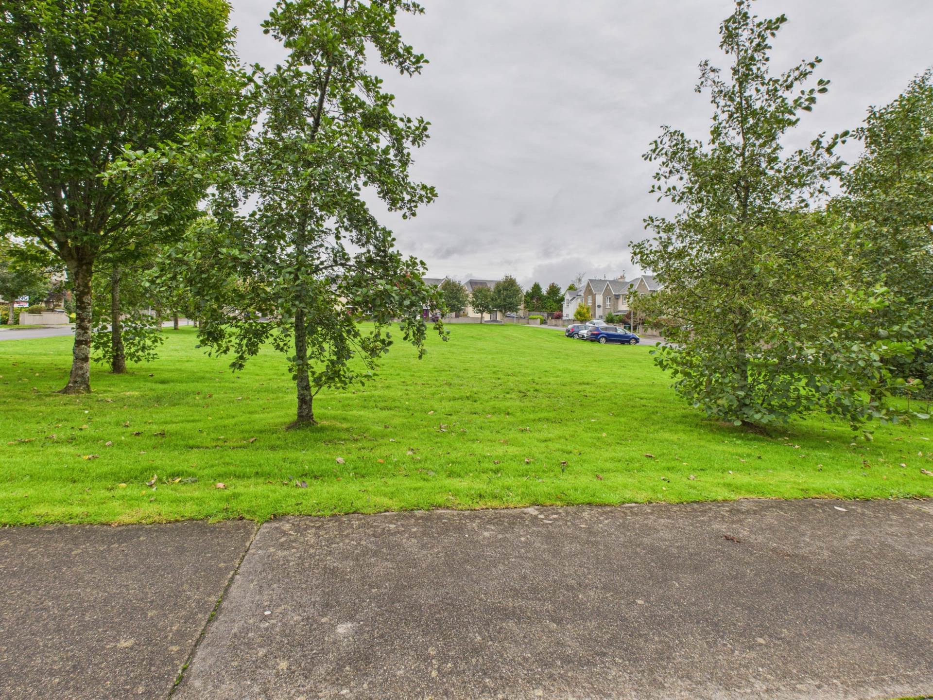 An Tsean Dun, Tulla Road An Tsean Dun, Tulla Road