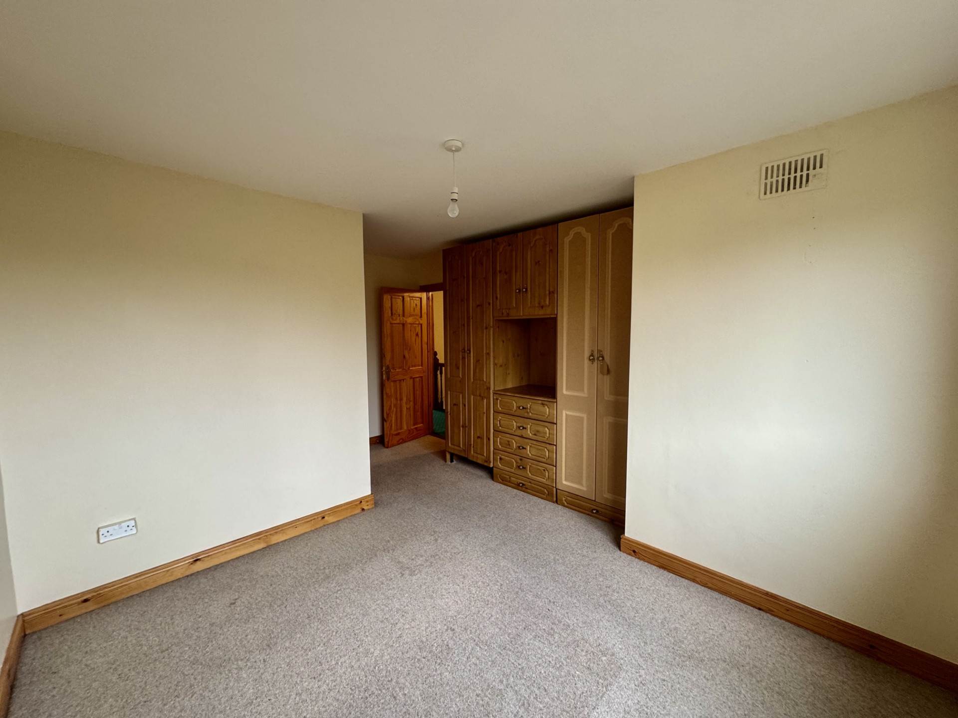 31 Dun Na Hinse, Ennis, Lahinch Road, Co. Clare V95 PY6N 31 Dun Na Hinse, Ennis, Lahinch Road, Co. Clare V95 PY6N