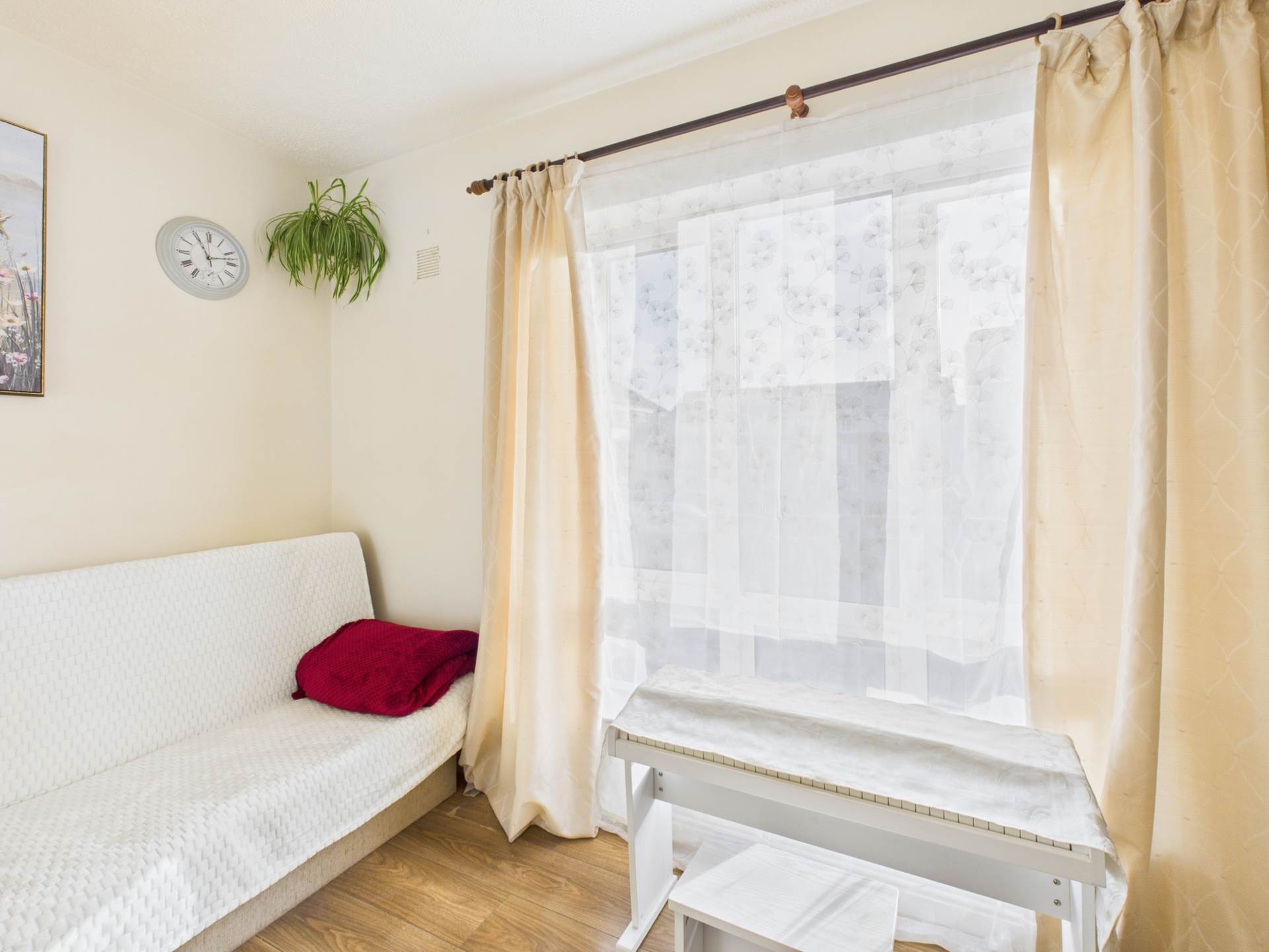 Apartment 9 Sandfield, Highfield Park, Ennis, Co. Clare V95 YK02