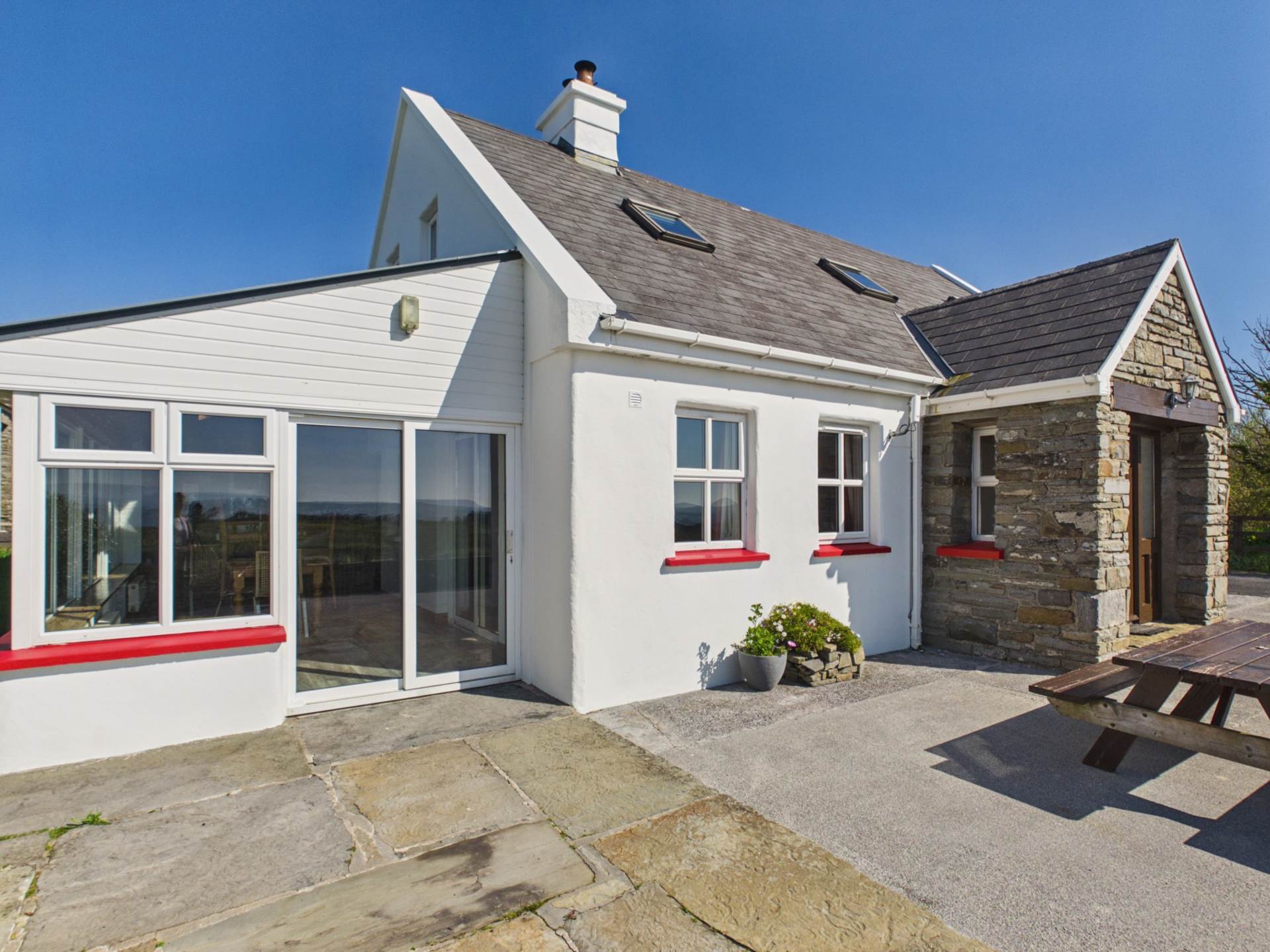 Moymore. Lahinch, Co. Clare, V95 A3C9