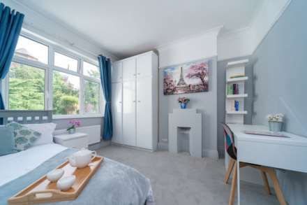 Camden Gardens, Sutton