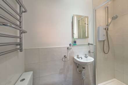 The Crescent, Leatherhead, Image 4