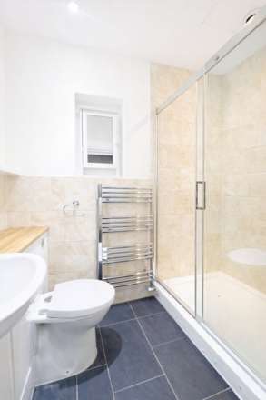 The Crescent, Leatherhead, Image 6