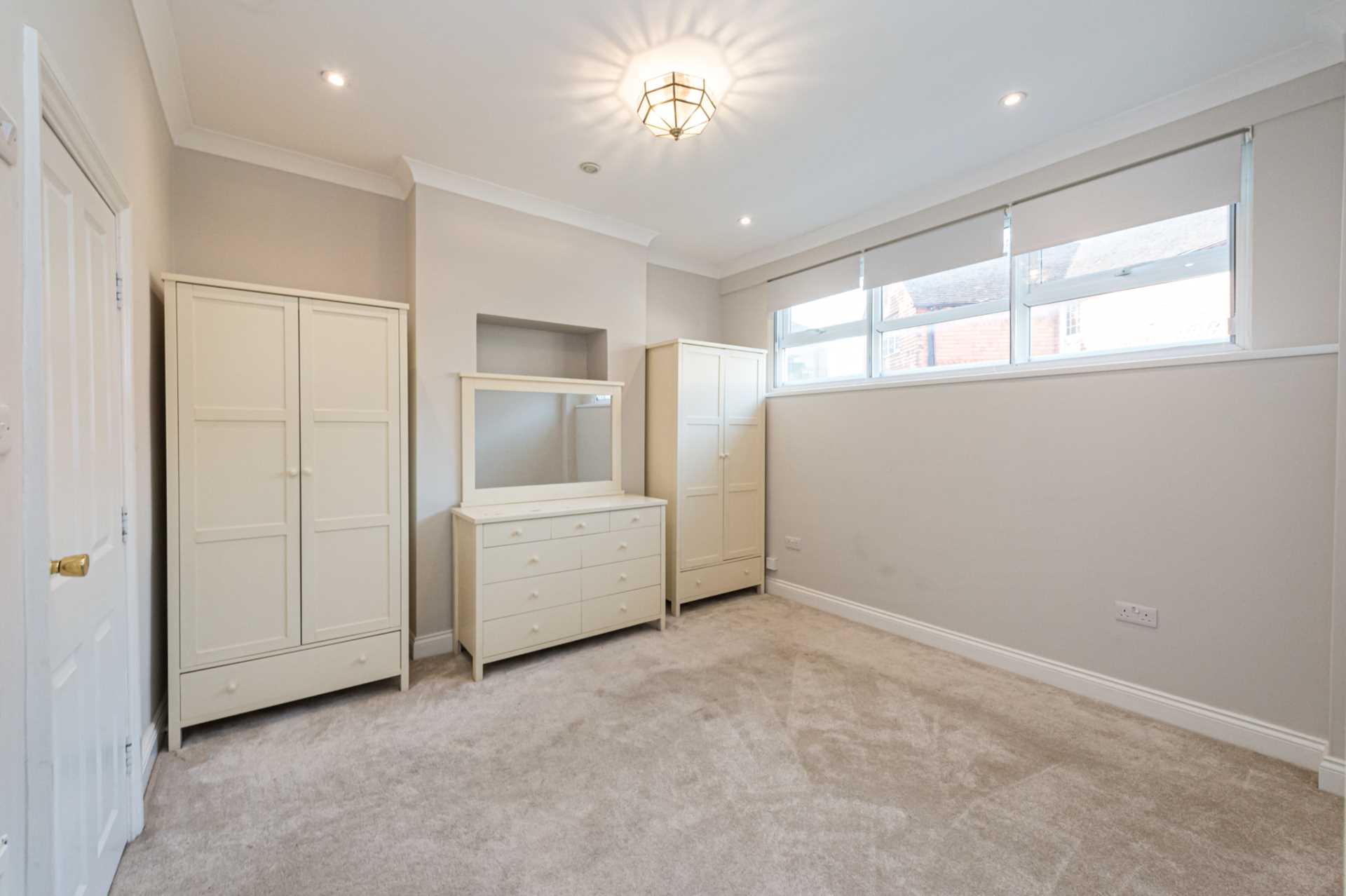 The Crescent, Leatherhead, Image 8