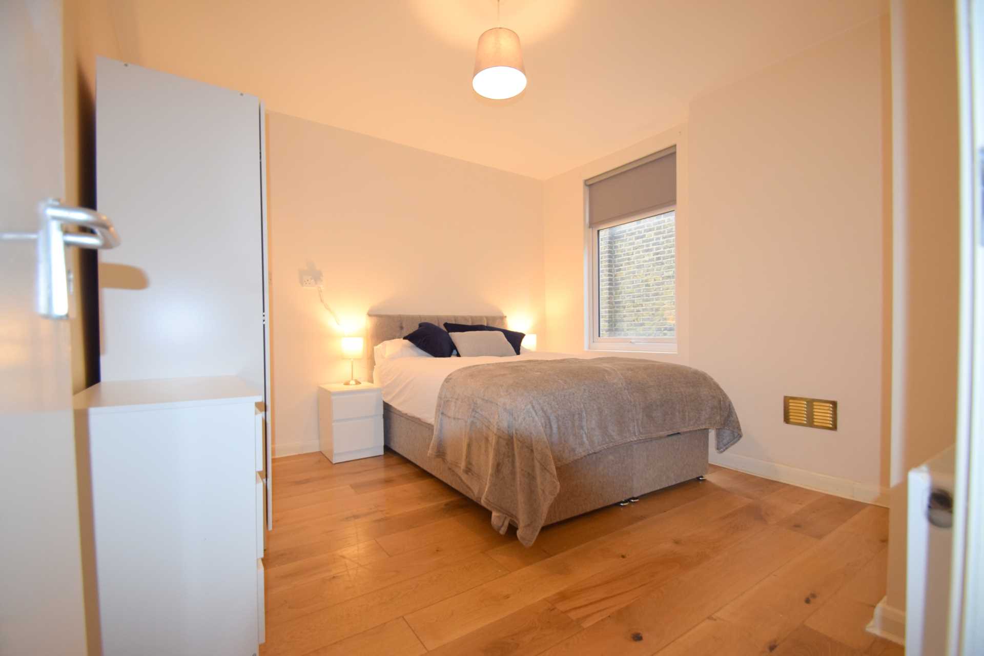 Worple Road, Raynes Park, Image 1