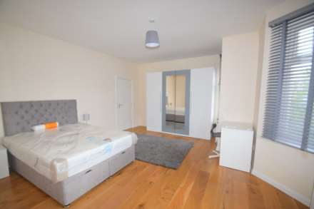 Worple Road, Raynes Park, Image 2