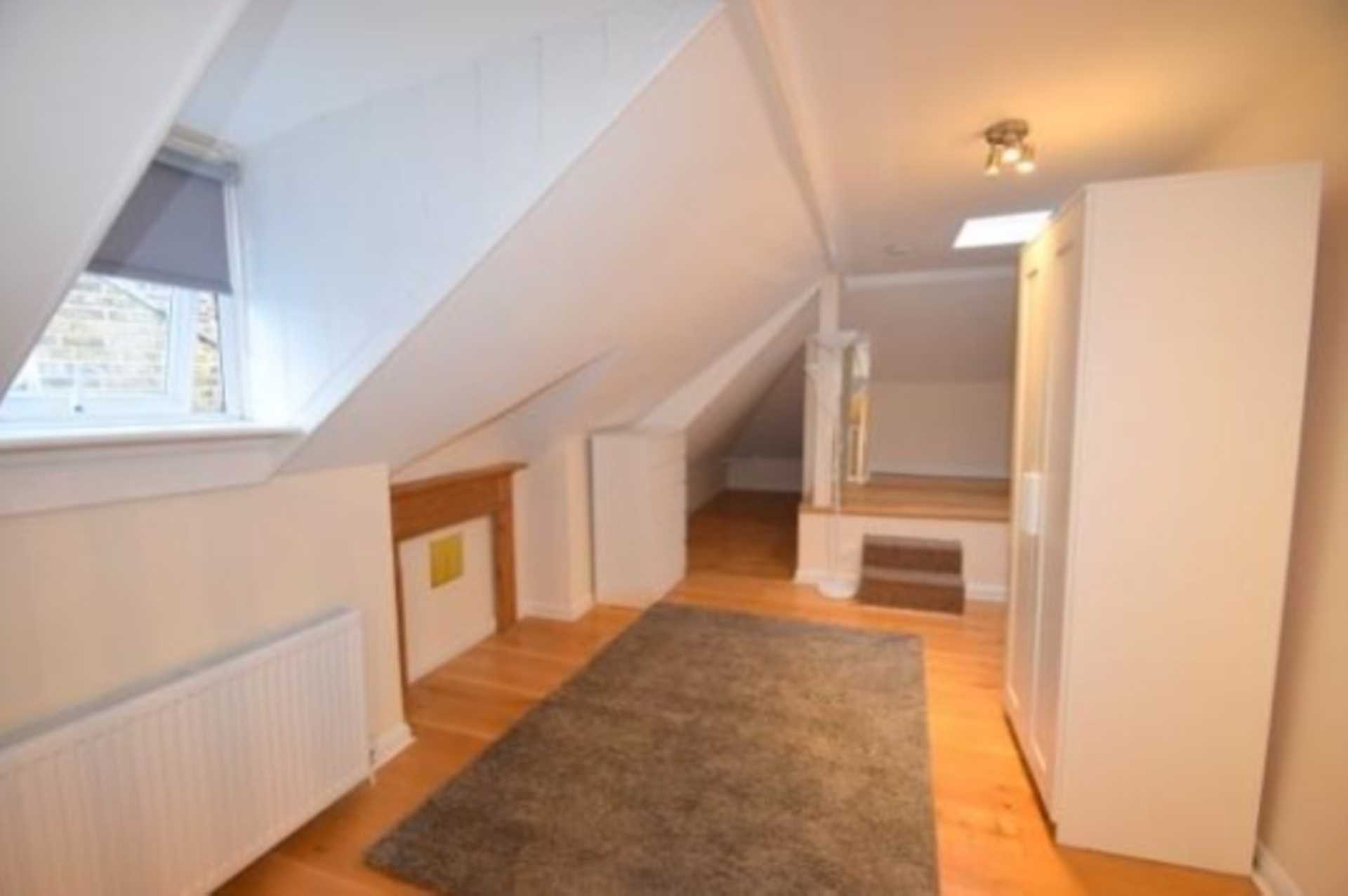 Worple Road, Raynes Park, Image 1