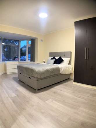 1 Bedroom Room, Bath Road, Hounslow